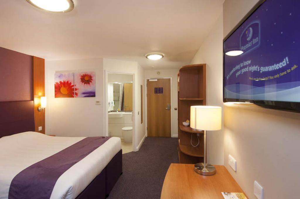 Premier Inn London Harrow Exterior foto