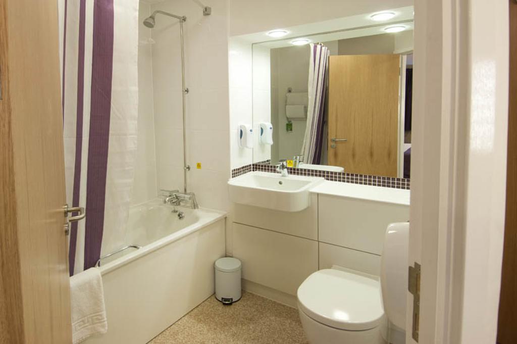 Premier Inn London Harrow Exterior foto