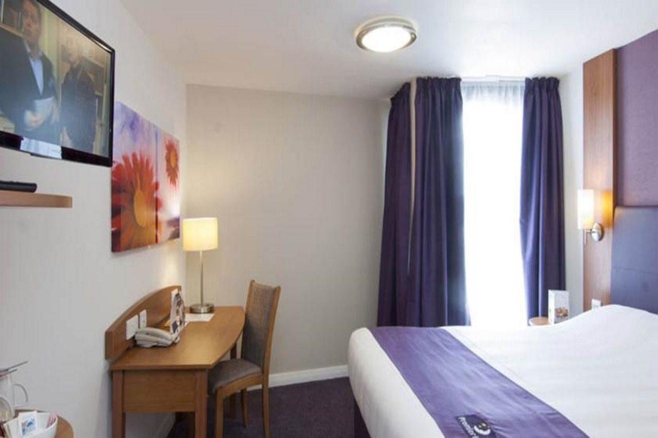 Premier Inn London Harrow Exterior foto