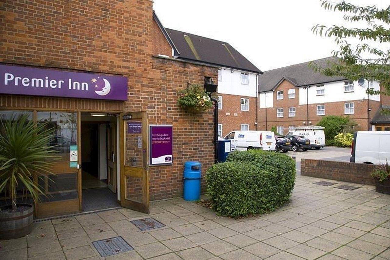 Premier Inn London Harrow Exterior foto