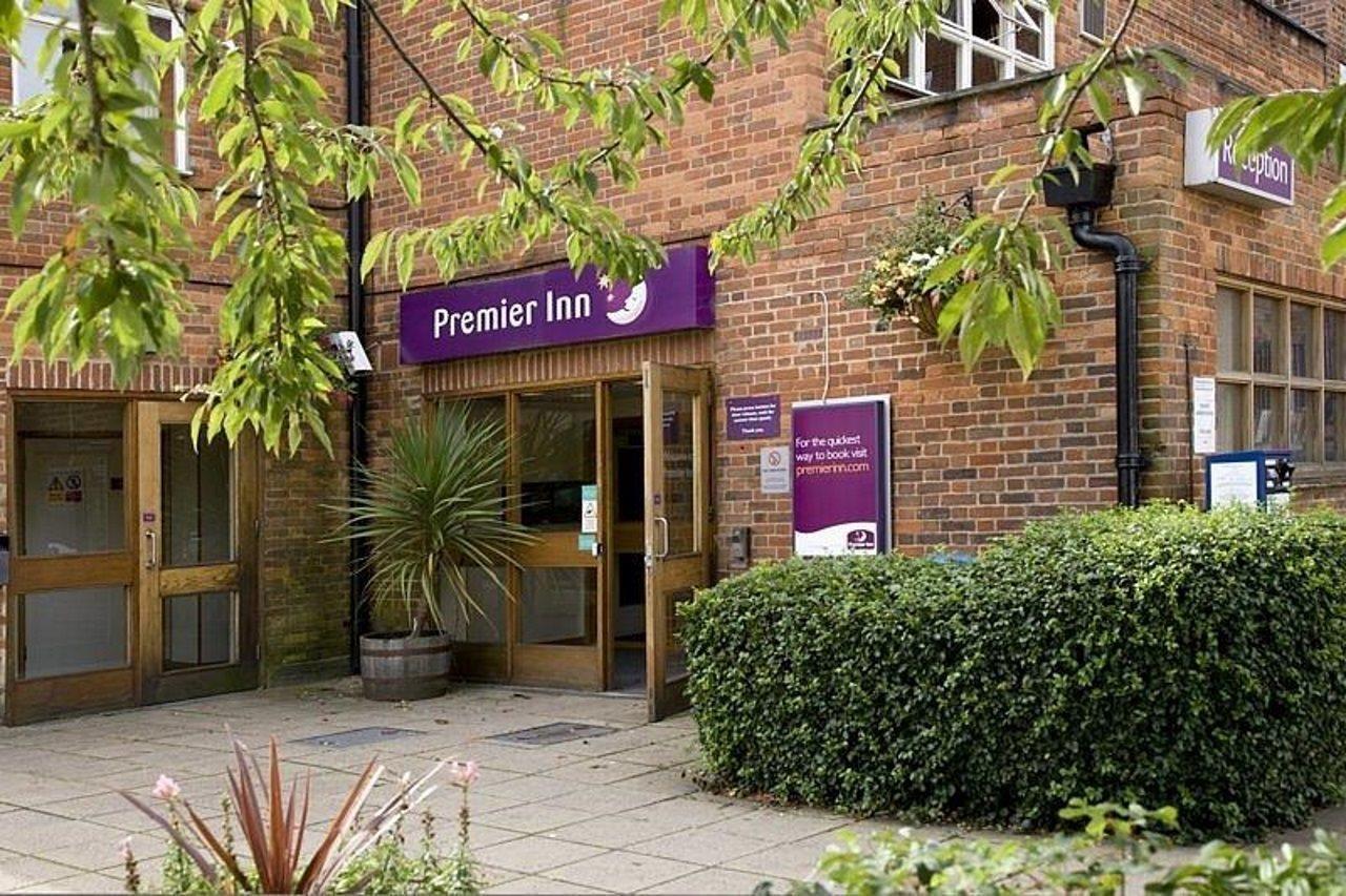 Premier Inn London Harrow Exterior foto